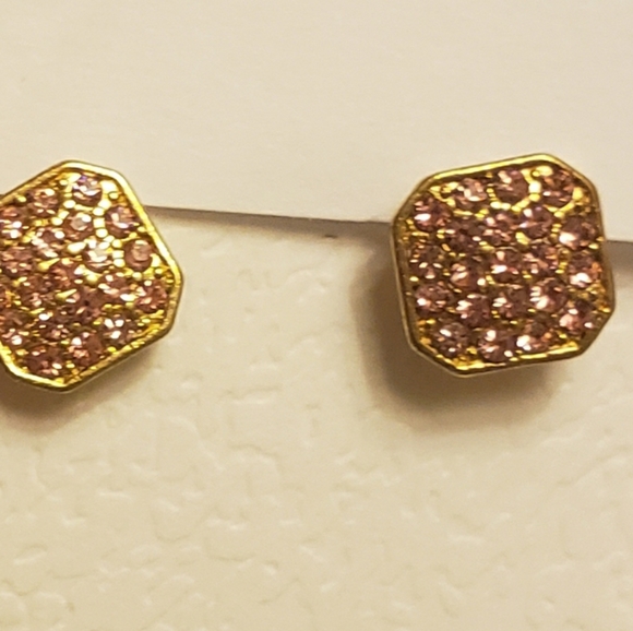 Gold tone pink jeweled earrings - Picture 2 of 4